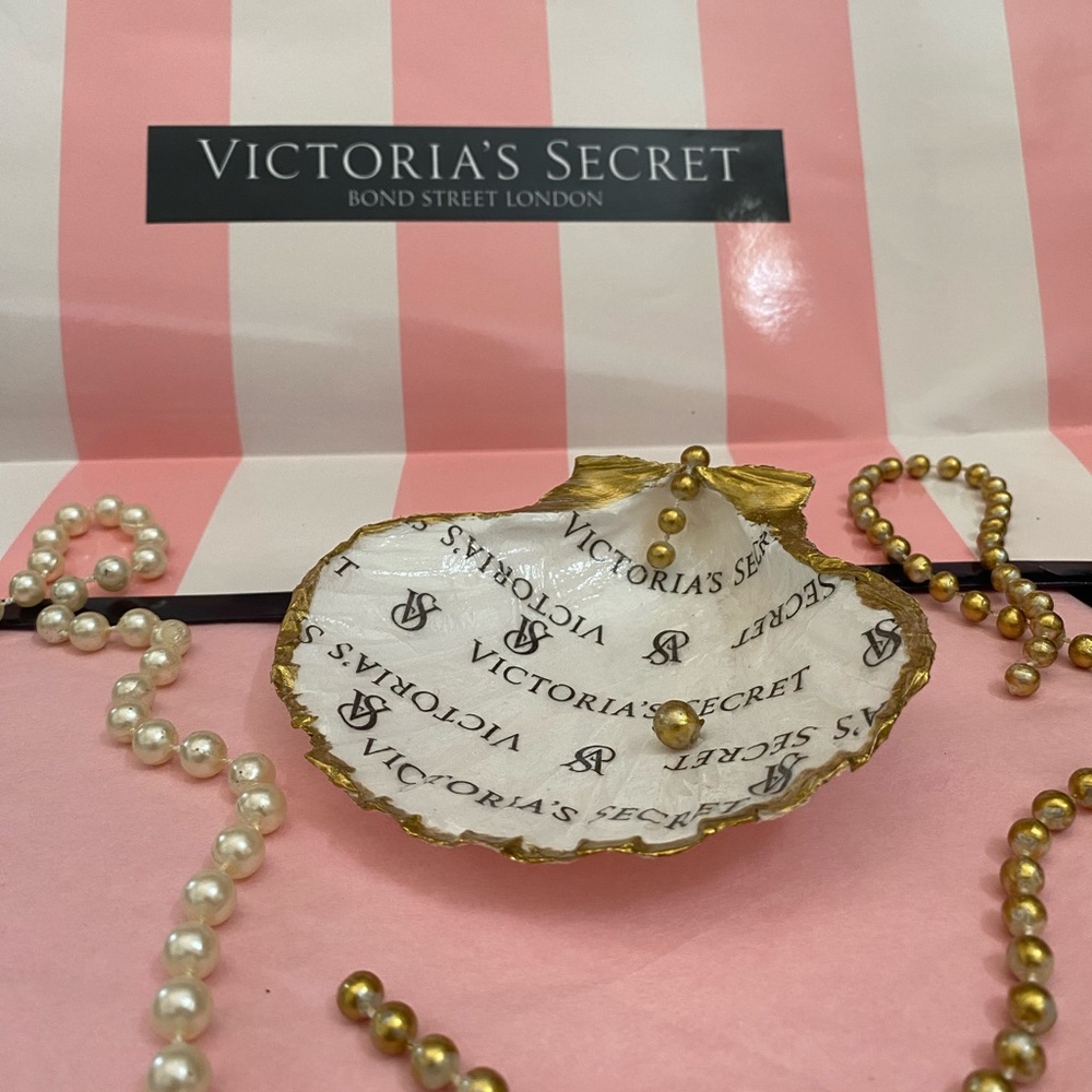 Victoria's Secrets Scallop Shell Dish – Handmade Decoupage Ring Holder.